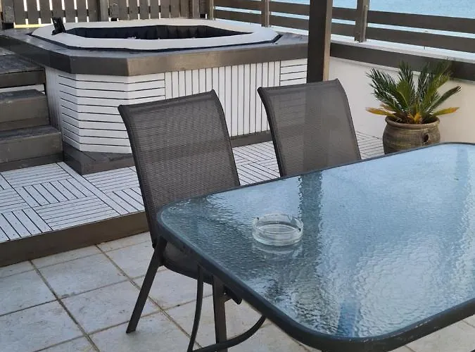 Harbour Lounge Rooms
